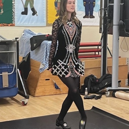 Irish Dancer Lydia visits Warwick Bridge School